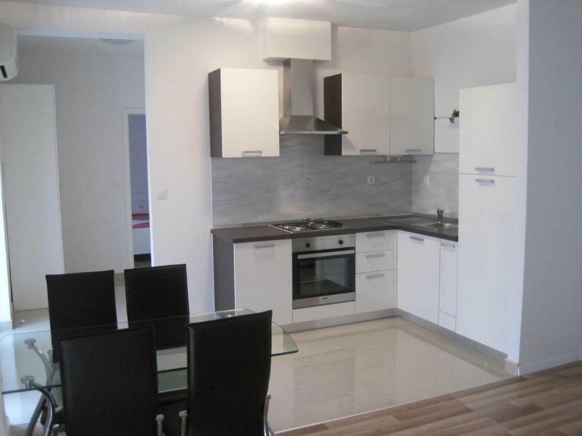 Dariana Apartment Макарска Екстериор снимка